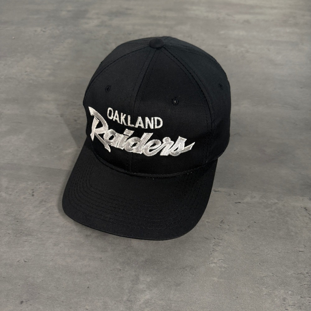 Vintage Sports Specialties Oakland Raiders Snapback Hat Black‎ Silver Script Cap